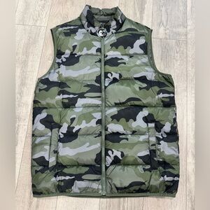 Swiss Tech Men's Green Camouflage Puffer Vest